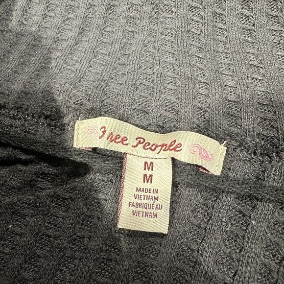 Free People Womens Juicy Medium Black Long Sleeve Cowl Split Back NWT MSRP $88 - Picture 4 of 8